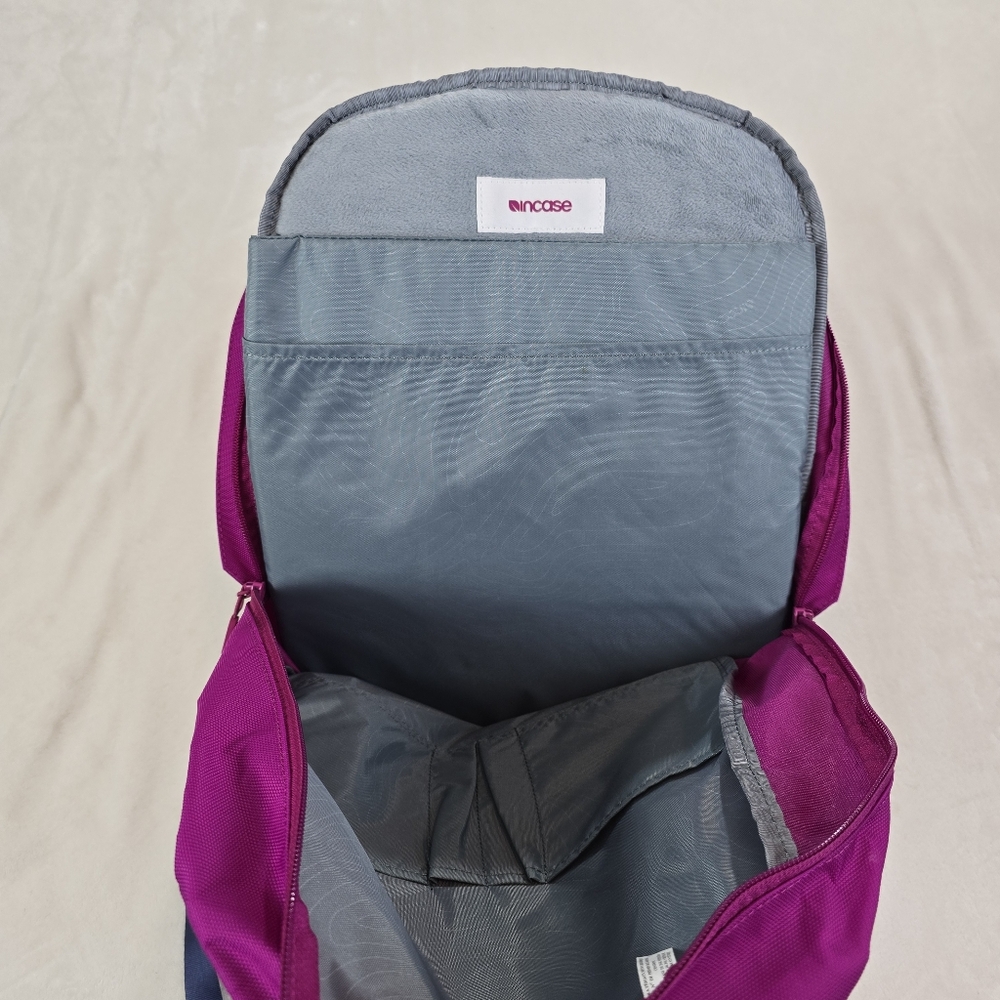 Incase laptop bag backpack - Picture 3 of 9